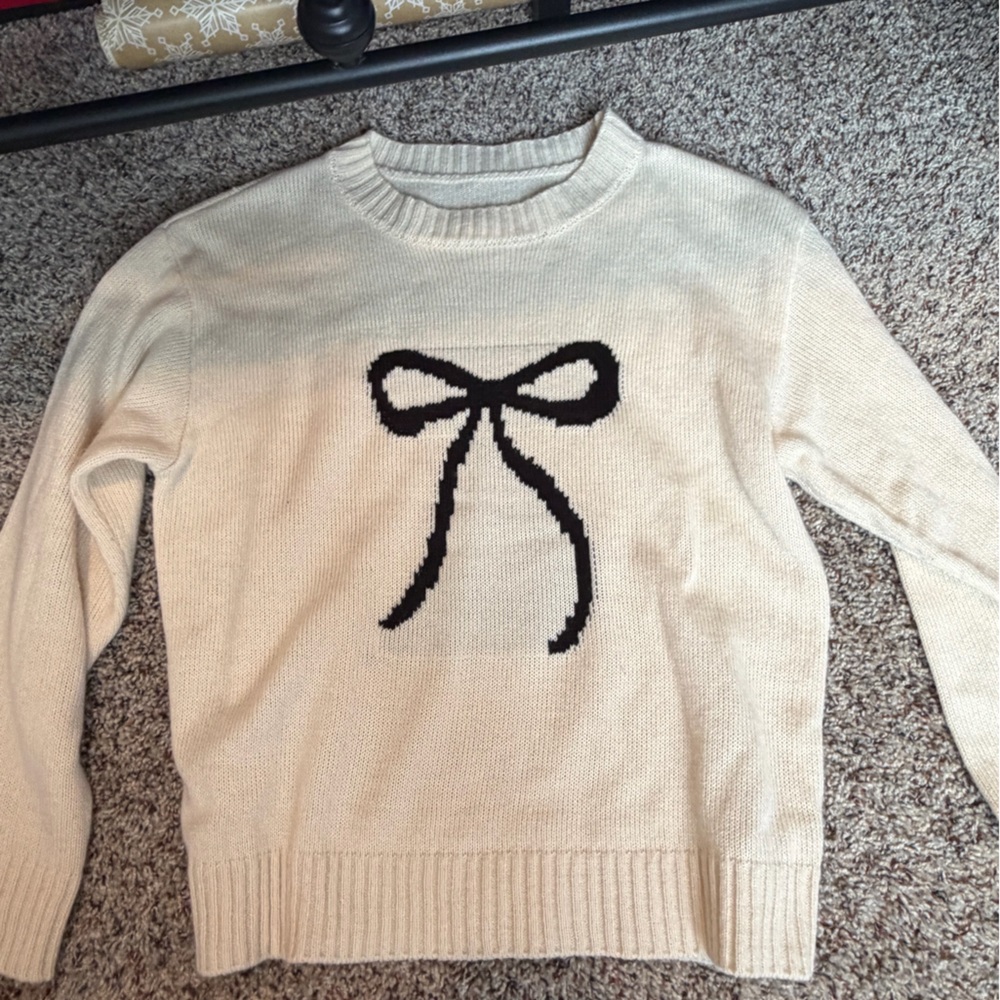 SHEIN Cream Knit Sweater with Black Bow